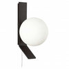 Petite applique murale Valemont de Dainolite en verre blanc opale, avec fini noir mat et 1 ampoule