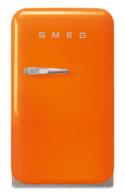 Smeg 1.5 Cu. Ft. Retro Compact Refrigerator - FAB5UROR3|Réfrigérateur compact Smeg rétro de 1,5 pi3 - FAB5UROR3