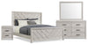 Ensemble de chambre à coucher Lark 6 pièces blanc rustique avec lit à panneaux, commode, miroir et table de nuit - format très grand lit