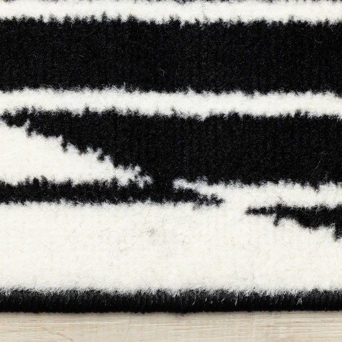 Carpette contrastante moderne Forte noire et blanche à motif de rayures - 5 pi 3 po x 7 pi 5 po