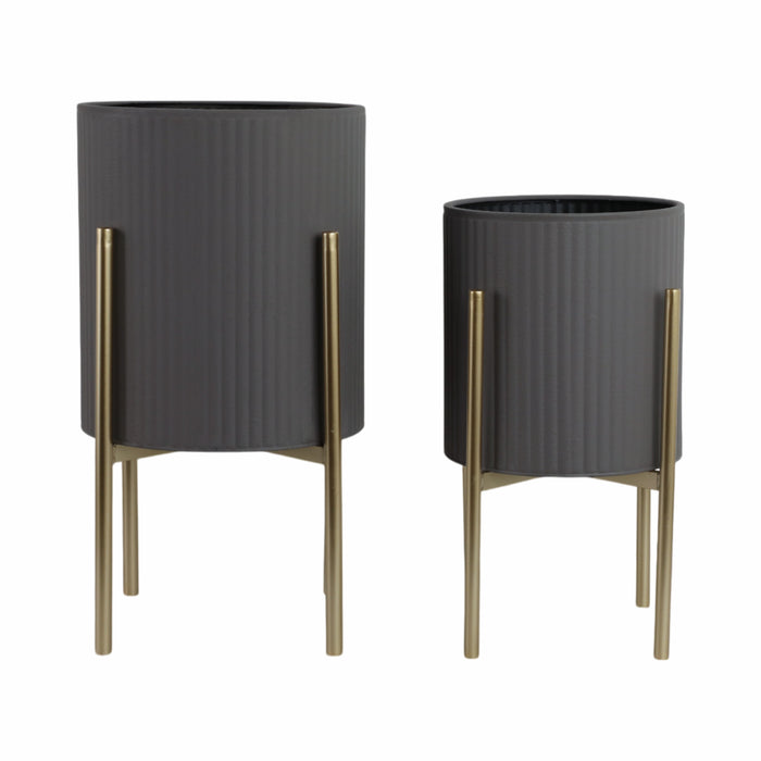 Cache-pot strié de 23 po en fer gris sur support en métal doré - ensemble de 2