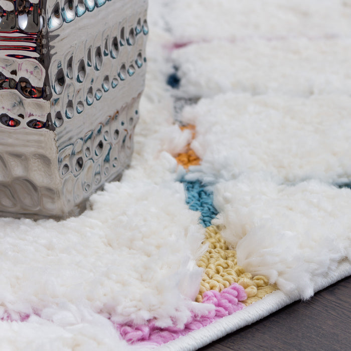 Carpette à poil long Lola à motif de treillis - 2 pi 7 po x 8 pi