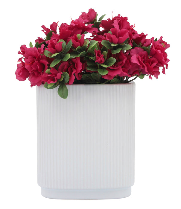 Vase strié en céramique blanche de 8 po