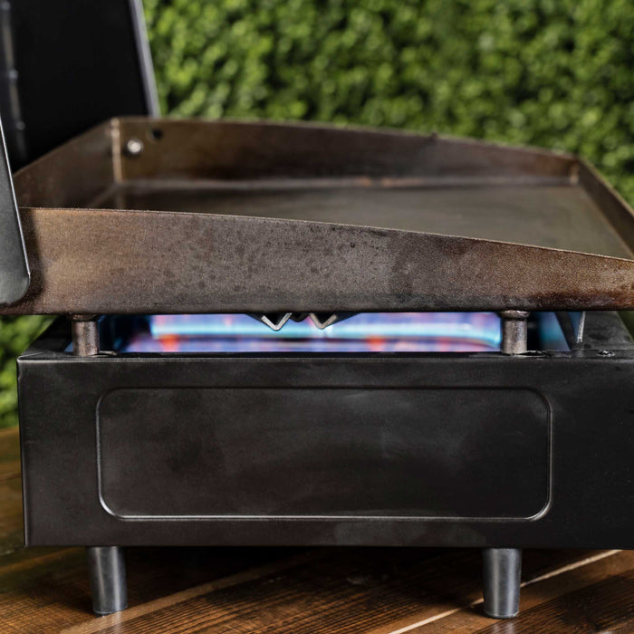 Plaque chauffante de table Blackstone de 22 po en acier inoxydable avec couvercle - 1813