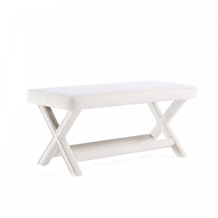 Banc d’appoint moderne du milieu du siecle Abigail en velours creme capitonne