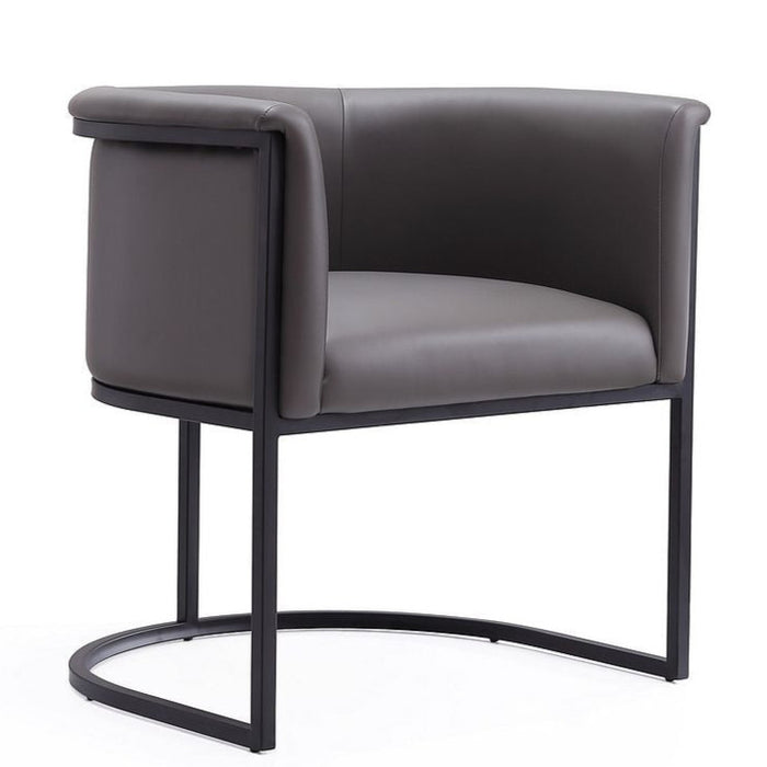 Chaise de salle à manger Cosmopolitan de Manhattan Comfort en similicuir - galet et noire