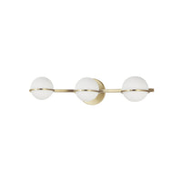 Lumière de coiffeuse Sofia de Dainolite en verre blanc opale, avec fini laiton vieilli et 3 ampoules