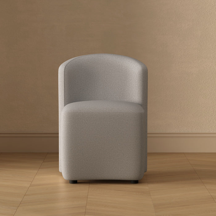 Chaise d’appoint contemporaine moderne Hearth, rembourree, gris clair