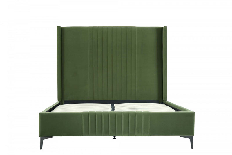 Lit Queen Promenade style milieu du siecle moderne en velours capitonne vert mousse