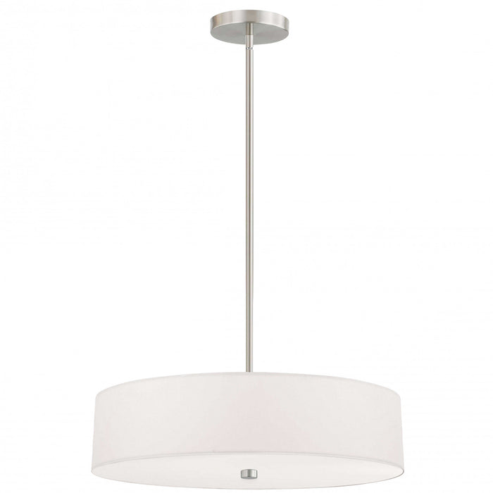 Luminaire suspendu Everly de Dainolite avec abat-jour blanc, fini chromé satiné et 4 ampoules