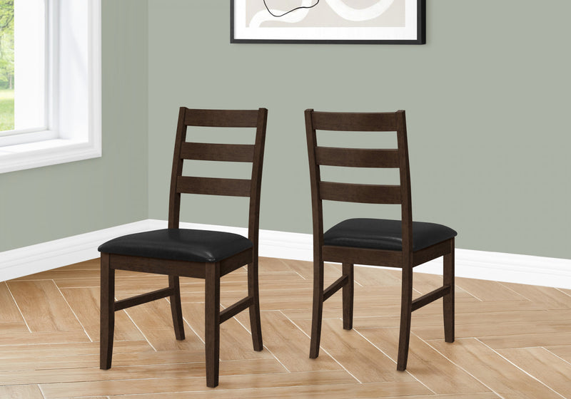 Ensemble de 2 chaises de salle à manger de style transitionnel avec apparence cuir brun et bois massif brun pour la cuisine et la salle à manger