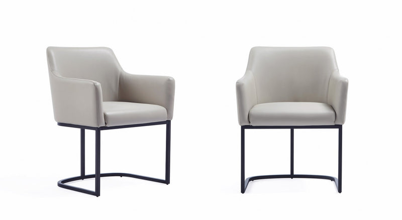 Fauteuil Serena en metal moderne et cuir vegetalien, gris clair - Lot de 2
