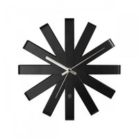 Horloge murale moderne Ribbon de Umbra en acier - noire