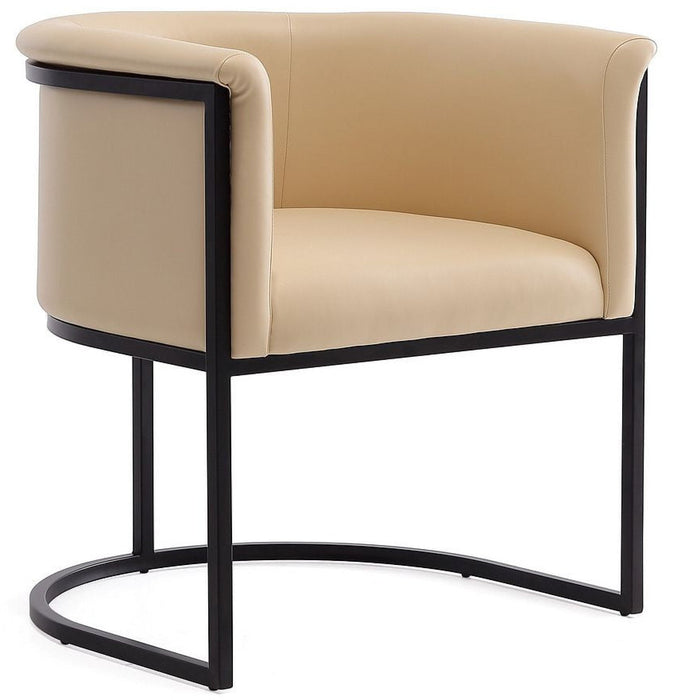 Chaise de salle à manger Cosmopolitan de Manhattan Comfort en similicuir - tan et noire