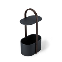 Table de bout moderne Bellwood de Umbra en acier avec rangement - noire et noyer