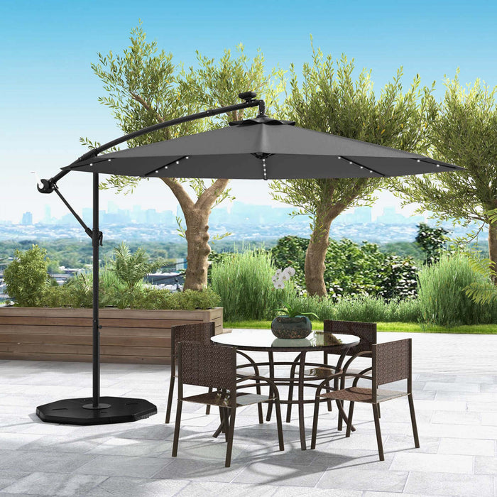 Parasol deporte solaire LED Costway 10 pieds avec 40 lumieres, manivelle et base croisee gris