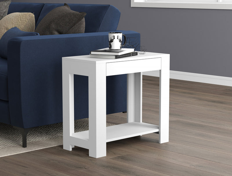 Table d’appoint étroite classique de 24 po avec rangement dissimulé et tablette inférieure - blanche
