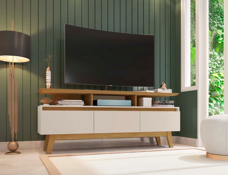 Meuble pour téléviseur Yonkers de Manhattan Comfort de 62,99 po avec pattes en bois massif et 6 compartiments de rangement multimédia - blanc cassé et cannelle