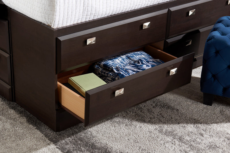 Ensemble de chambre à coucher Yorkdale 6 pièces avec lit de rangement à 12 tiroirs, commode, miroir et table de nuit, brun - format lit double