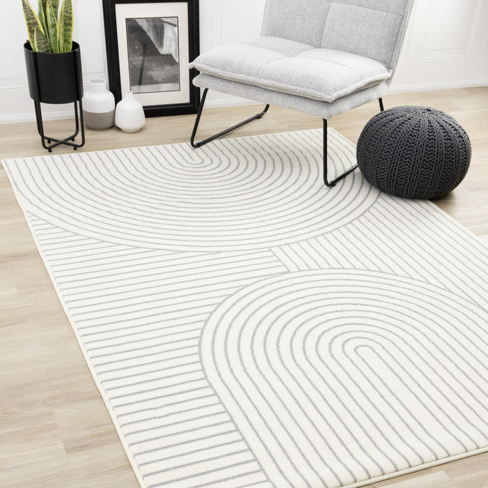 Carpette Forte blanche et grise à motif d’arches courbées pour l’intérieur - 5 pi 3 po x 7 pi 5 po