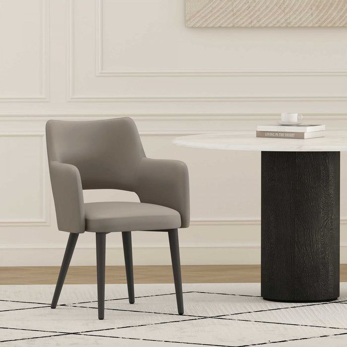 Fauteuil moderne Tremont en metal et cuir vegetalien taupe