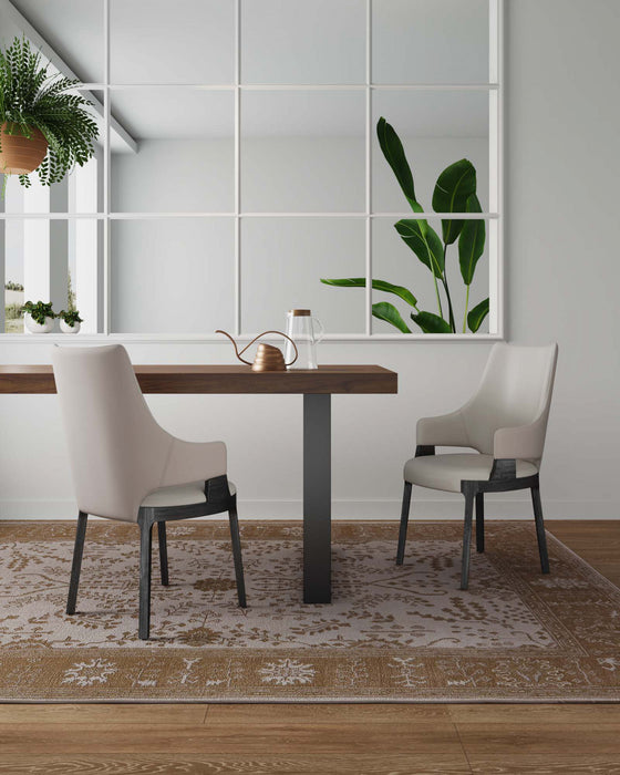 Chaise de salle a manger moderne en bois Kara avec revetement en tissu gris clair - Lot de 2
