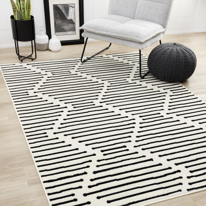 Carpette Forte noire et blanche à motif de rayures - 5 pi 3 po x 7 pi 5 po