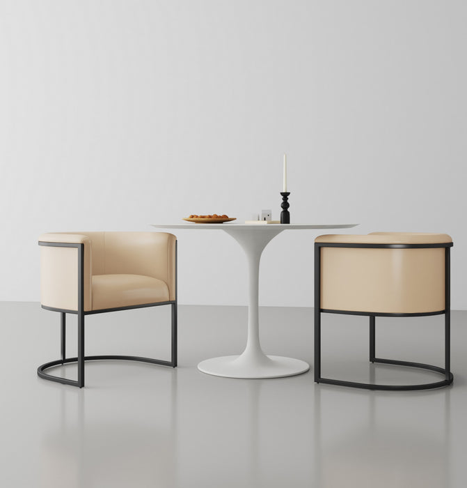 Chaise de salle a manger moderne mi-siecle cosmopolite en cuir vegetalien et metal, couleur beige - Lot de 2