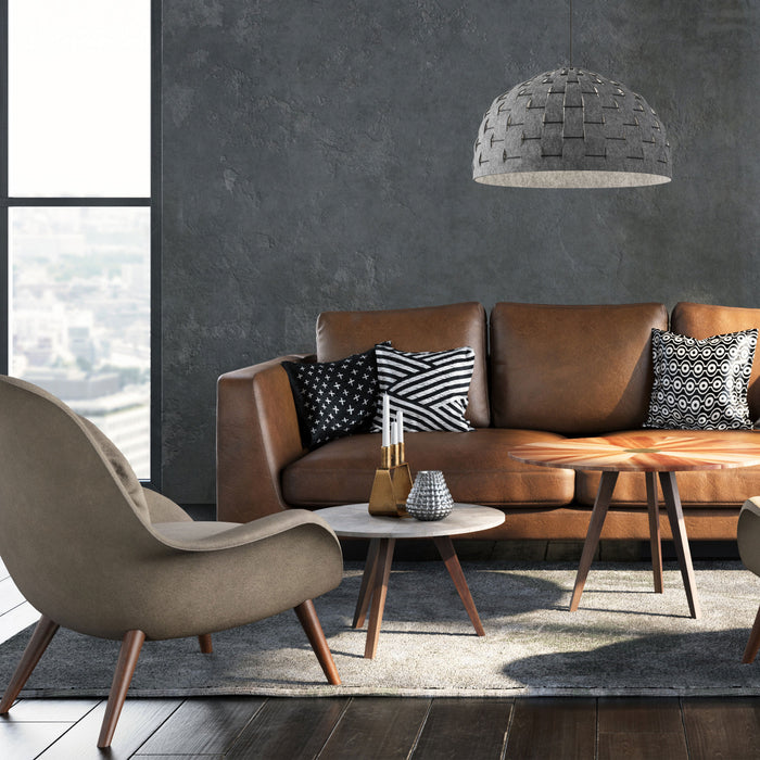 Luminaire suspendu Priscilla de Dainolite avec abat-jour en feutre gris, fini noir mat et 1 ampoule