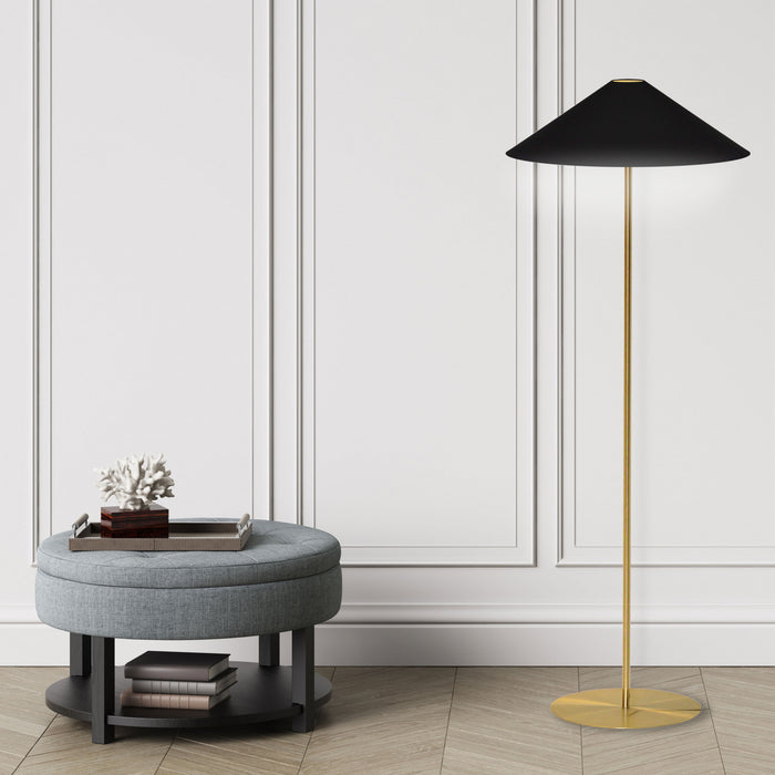Lampe à pied Maine de Dainolite avec abat-jour effilé noir et doré, fini laiton vieilli et 1 ampoule