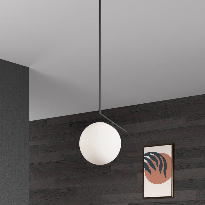 Luminaire suspendu Orion de Dainolite en verre blanc opale, avec fini noir mat et 1 ampoule