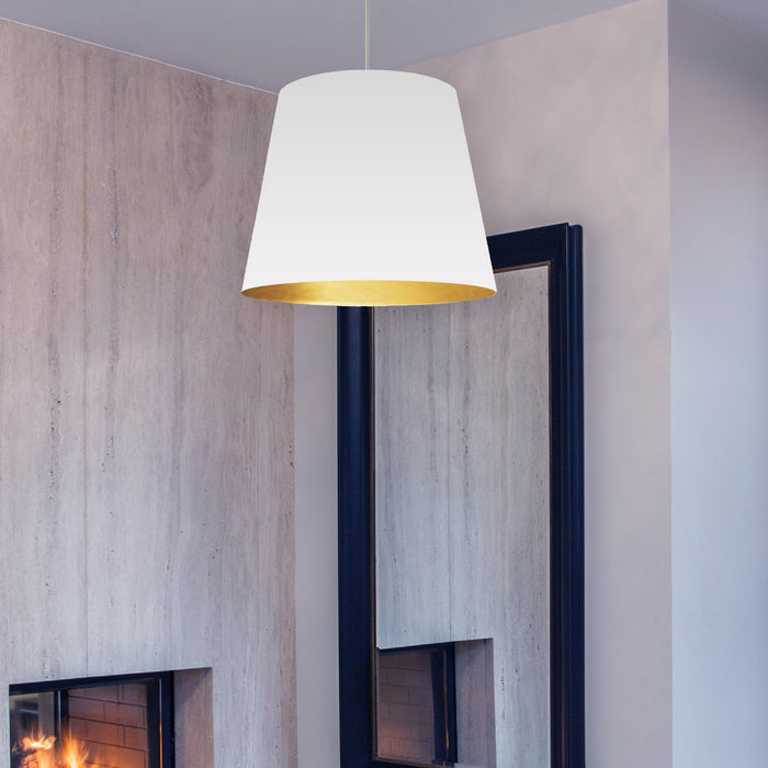 Luminaire suspendu moyen de Dainolite avec très grand abat-jour cylindrique blanc et doré, et 1 ampoule