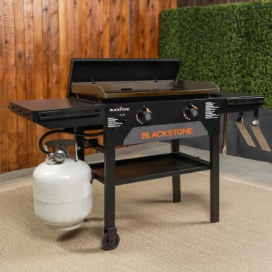 Plaque de cuisson Omnivore Blackstone 28\" avec couvercle rigide - 2207CA