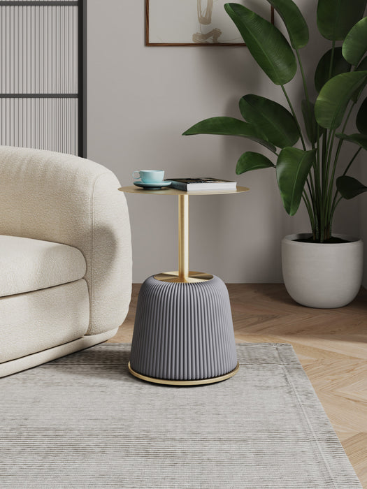 Table d’appoint moderne Anderson en metal avec plateau et revetement gris