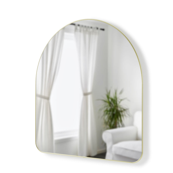 Miroir arqué de Umbra de 34 po x 36 po - laiton