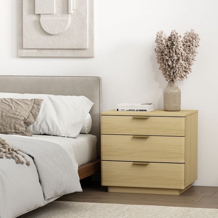 Table de nuit moderne Payton 66 cm en chene naturel (3 tiroirs)