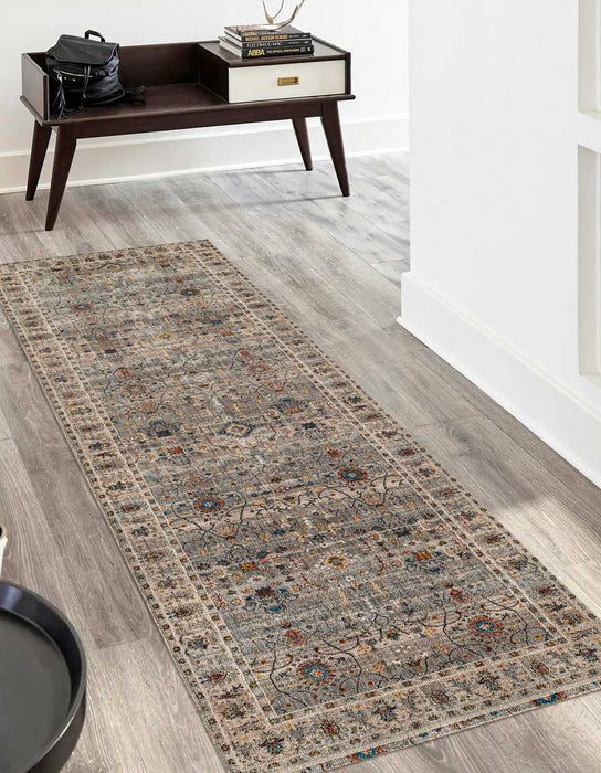 Tapis Traditionnel Zaina 2'6\" x 8'0\" en Gris
