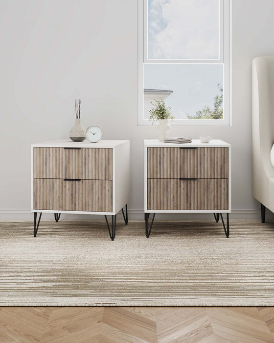 Table de nuit moderne Dumbo 20\" a cannelures, gris rustique et blanc (2 tiroirs) - Lot de 2