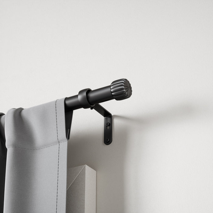  Tringle à rideaux extensible Cleo de Umbra noir mat de 1 po - 36 po à 66 po