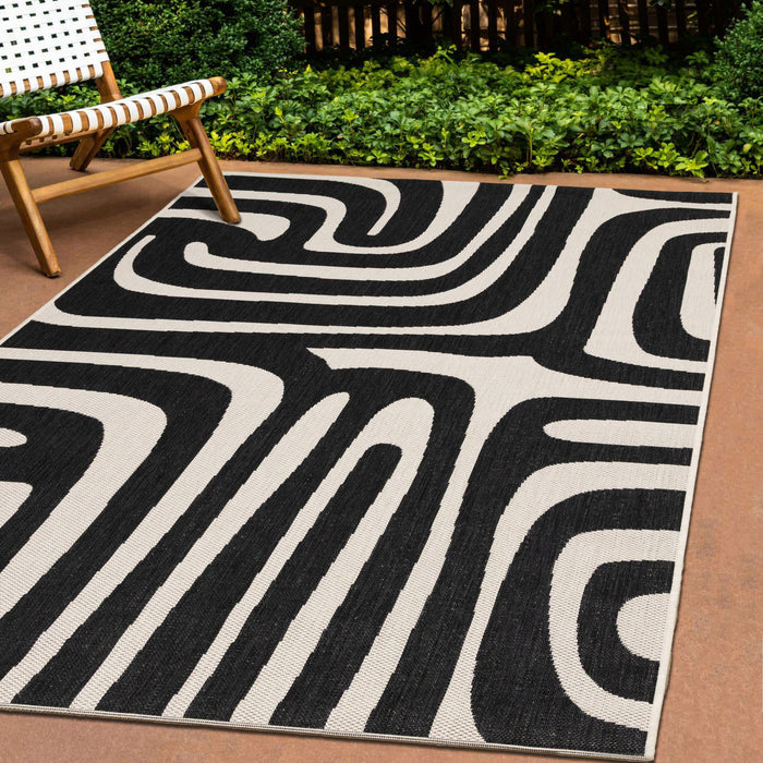 Tapis d'exterieur Jackson a lignes abstraites noires et blanches, 7'10\" x 10'6\"