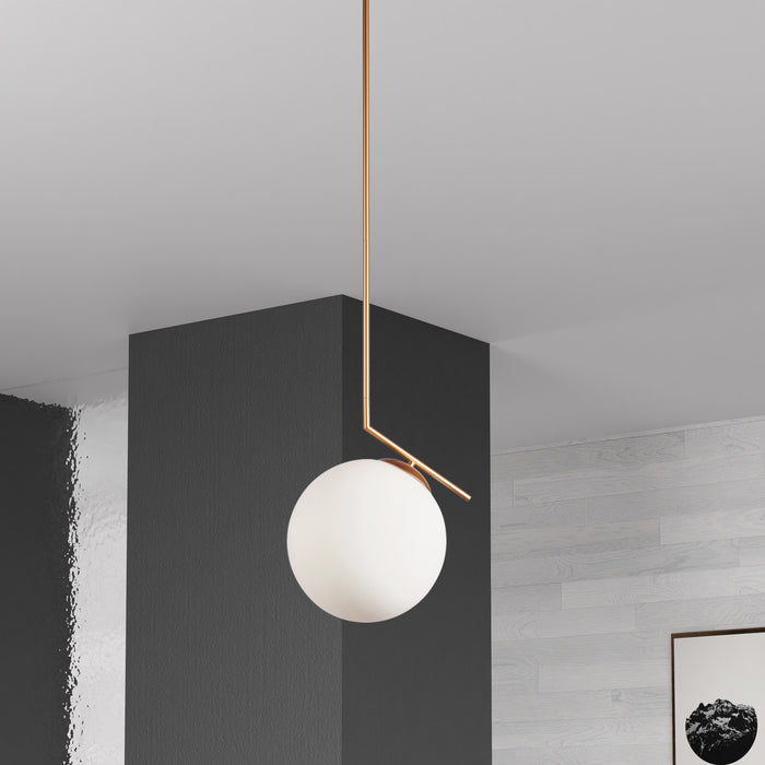 Luminaire suspendu Orion de Dainolite en verre blanc, avec fini plaqué or et 1 ampoule