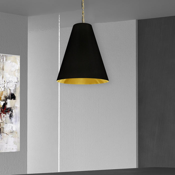 Luminaire suspendu moyen Anaya de Dainolite avec abat-jour noir et doré, fini laiton vieilli et 1 ampoule