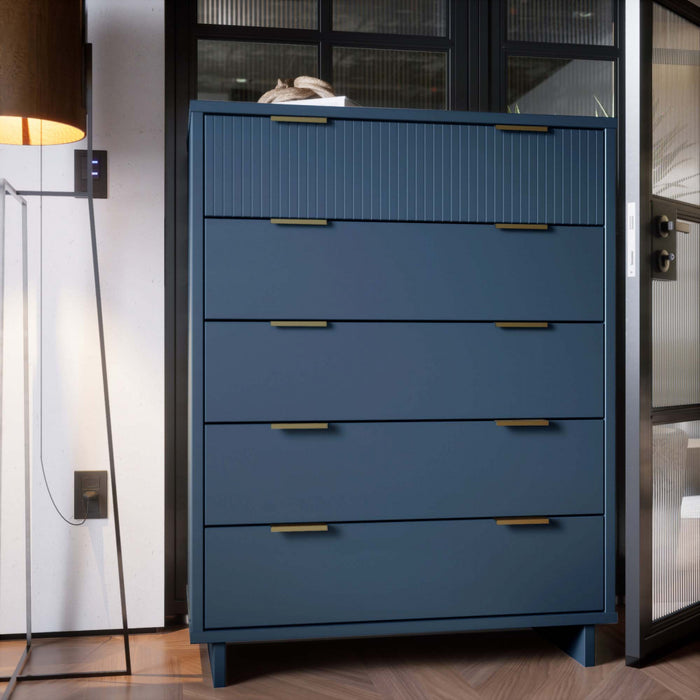 Commode Granville Moderne 38\" en bleu minuit (5 tiroirs)