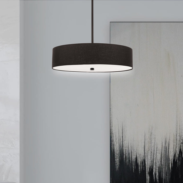 Luminaire suspendu Everly de Dainolite avec abat-jour noir, fini noir mat et 4 ampoules