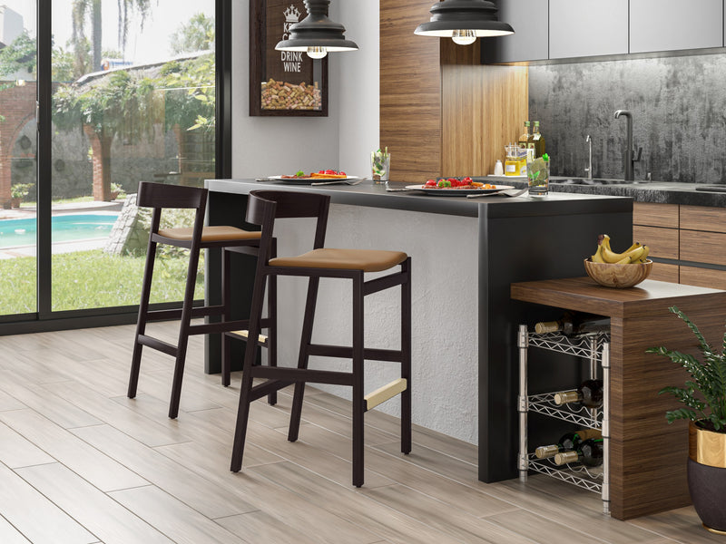 Tabouret de bar en bois rembourre style Klismos mi-siecle moderne, coloris camel - Lot de 2