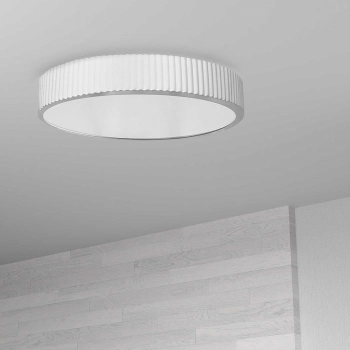 Plafonnier affleuré Nabisco de Dainolite en acrylique givré qui diffuse la lumière, avec fini blanc mat et ampoule à DEL de 30 W