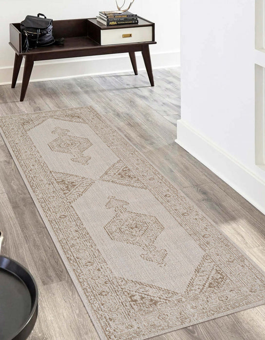Tapis Traditionnel Maude 2'7\" x 8'0\" en brun