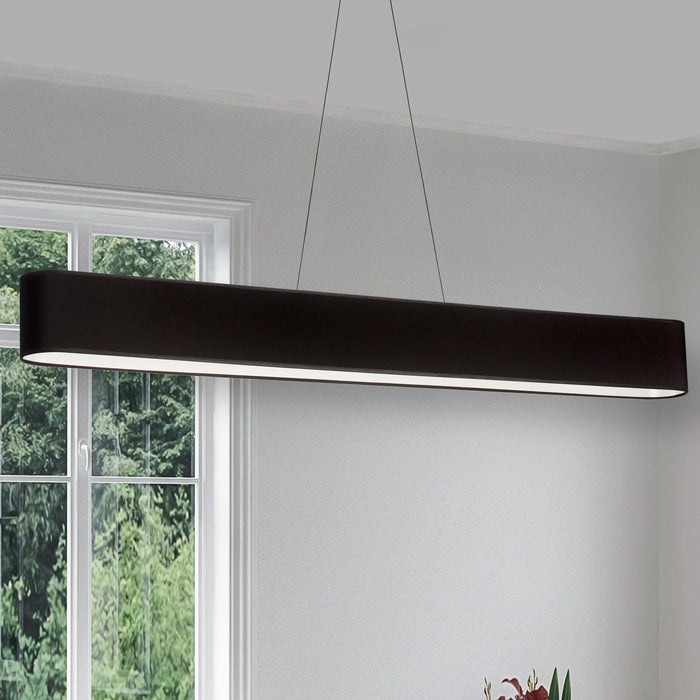 Luminaire suspendu horizontal Aubrey de Dainolite ovale avec abat-jour noir et blanc, fini noir mat et ampoule de 30 W
