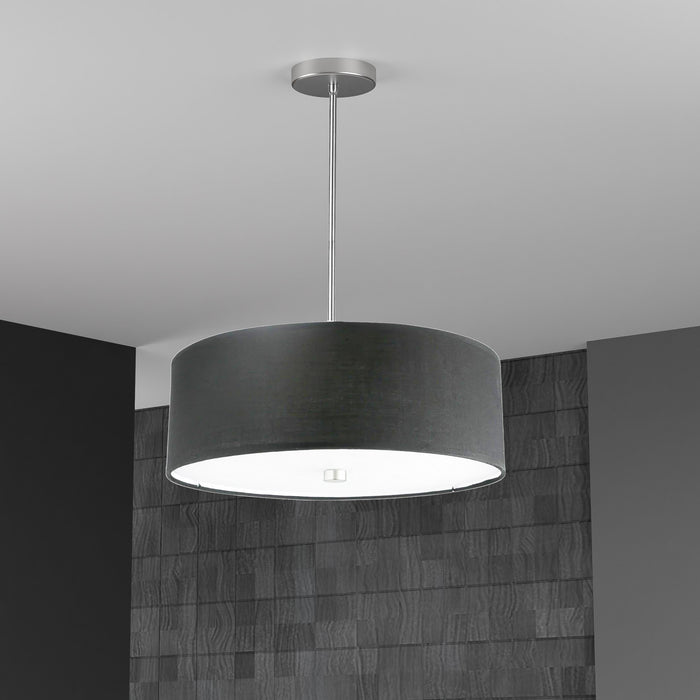 Luminaire suspendu Everly de Dainolite avec abat-jour noir, fini chromé poli et 4 ampoules