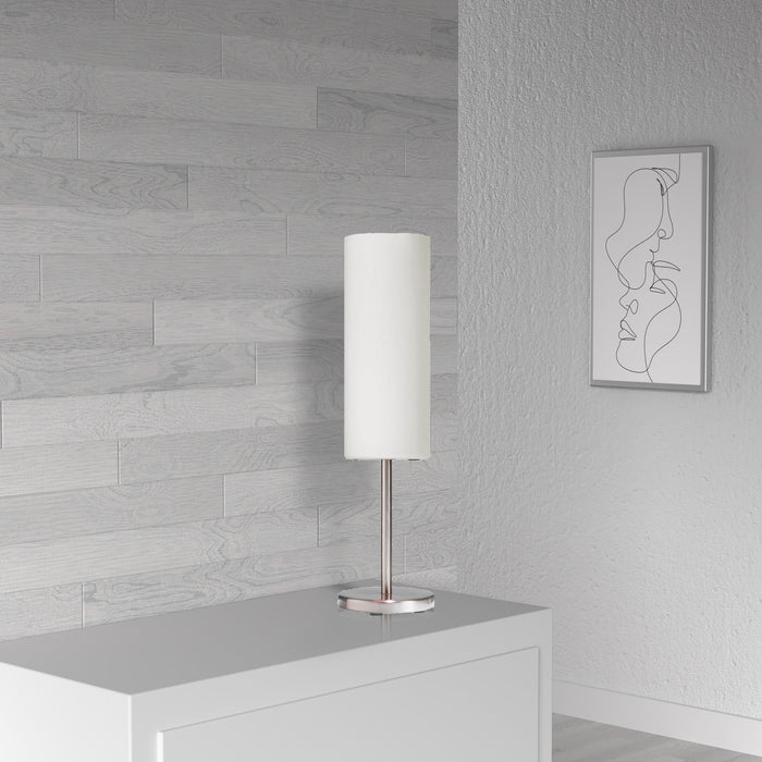 Lampe de table Paza de Dainolite en verre blanc givré, avec fini chromé satiné et 1 ampoule